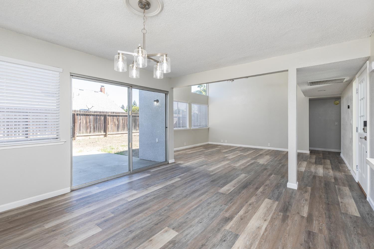 3530 E Stapp, Visalia, CA 93292