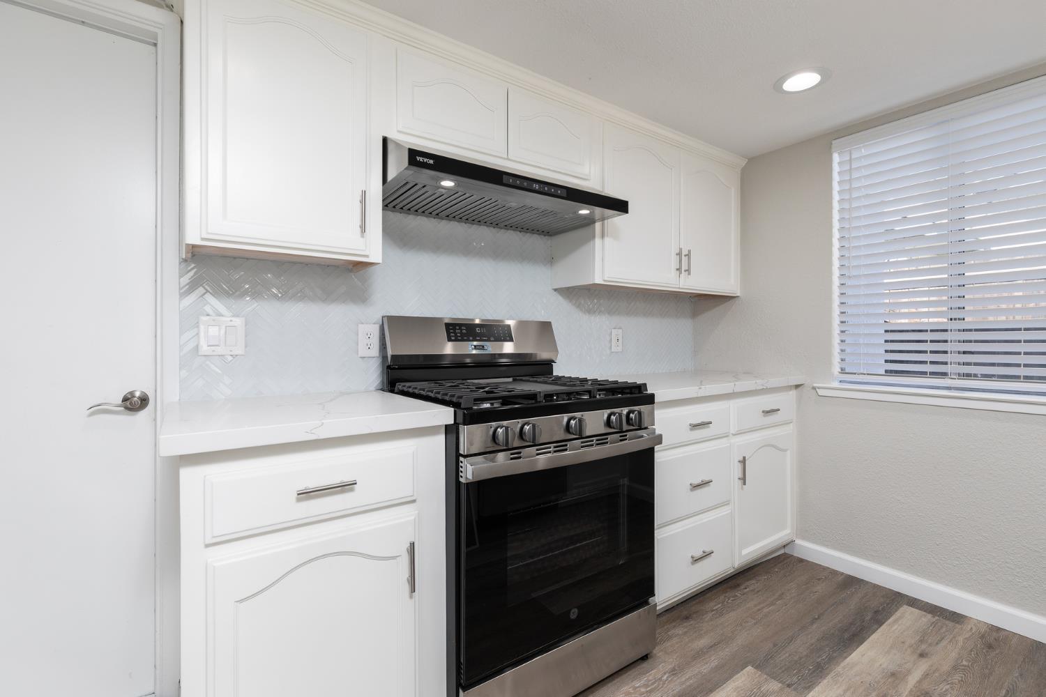 3530 E Stapp, Visalia, CA 93292