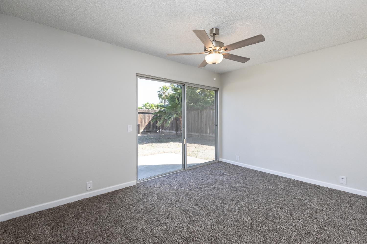 3530 E Stapp, Visalia, CA 93292