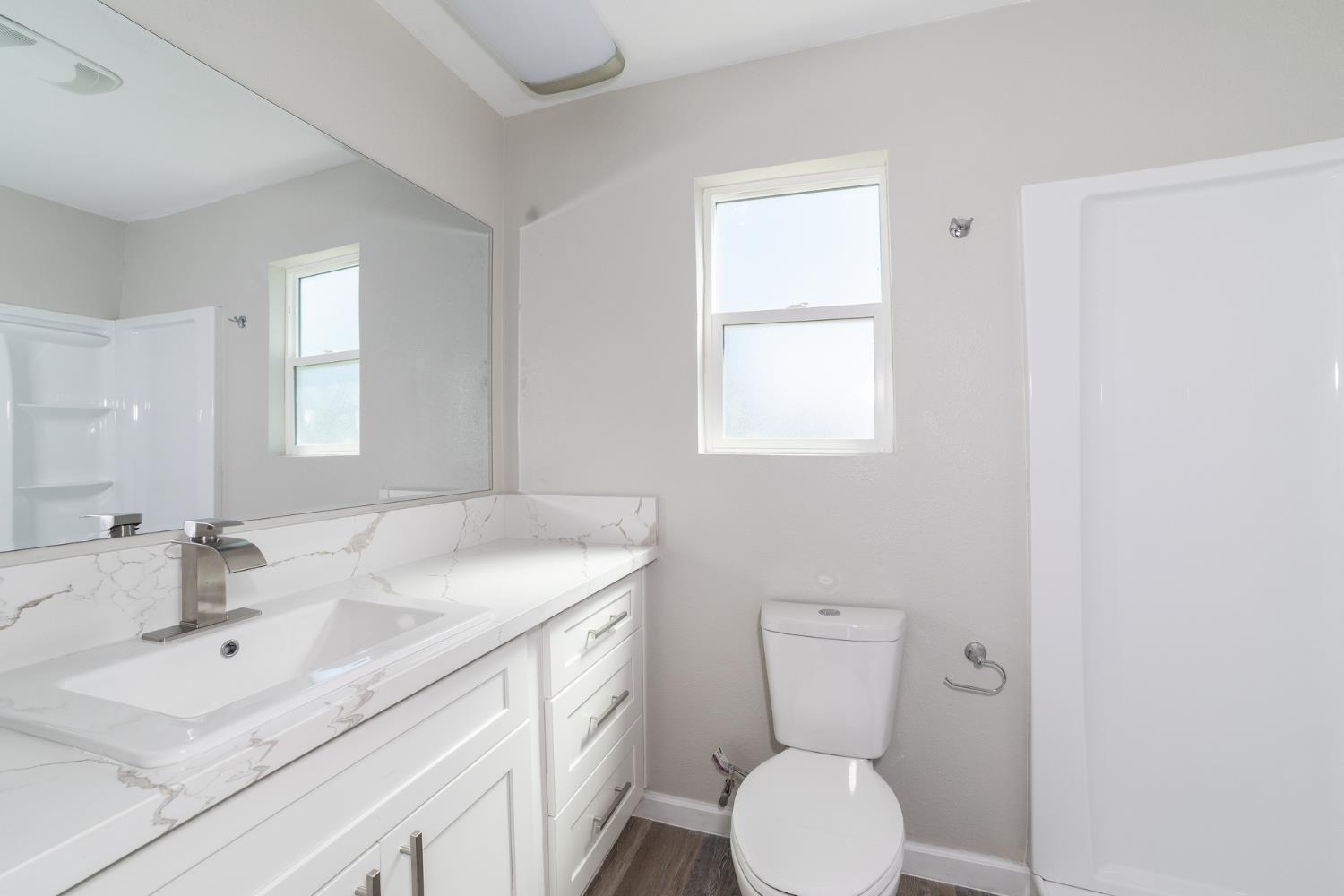 3530 E Stapp, Visalia, CA 93292