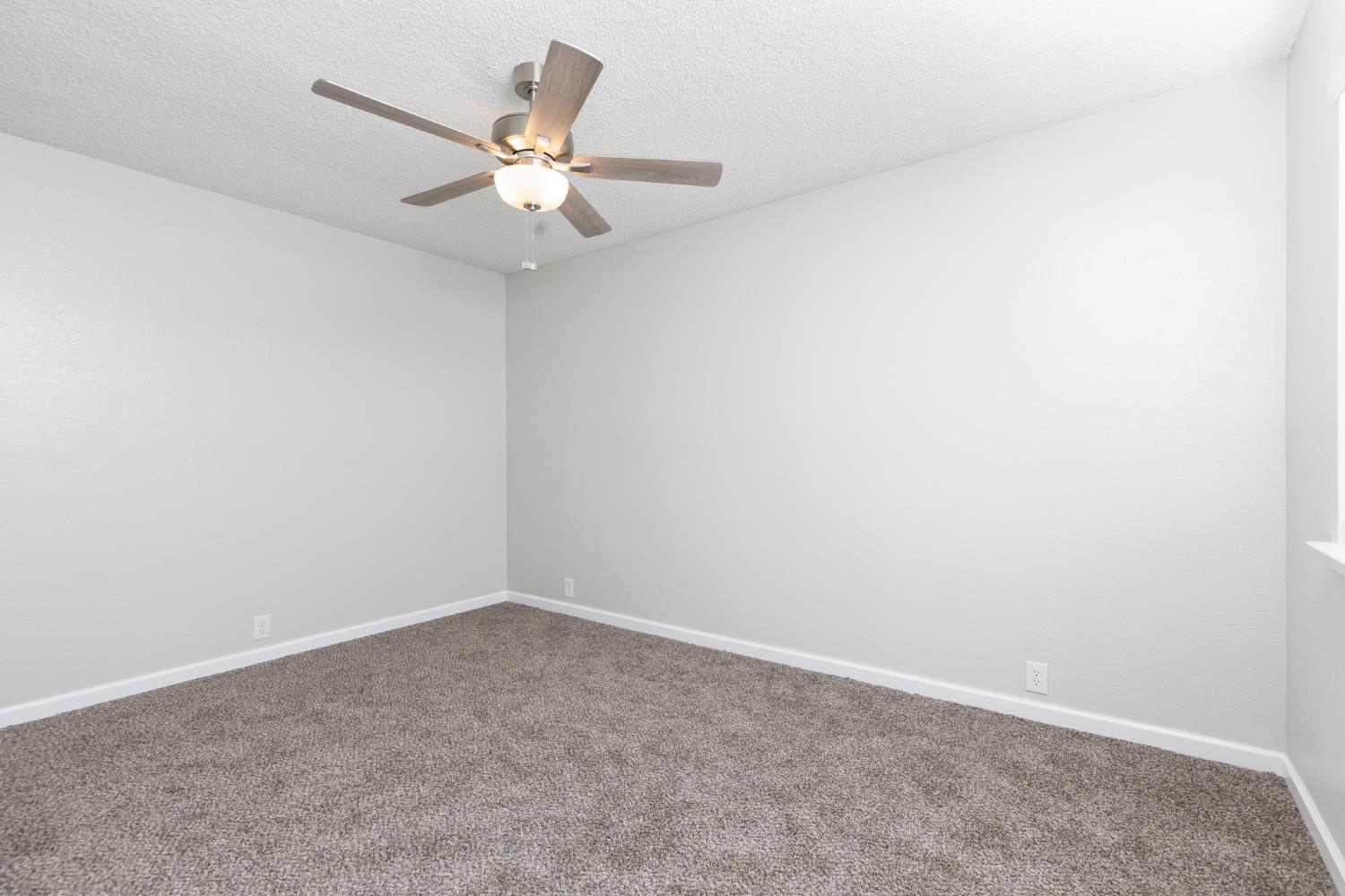 3530 E Stapp, Visalia, CA 93292