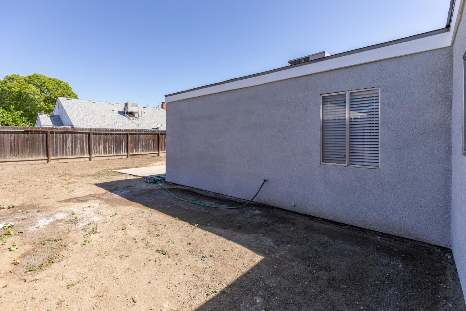 3530 E Stapp, Visalia, CA 93292