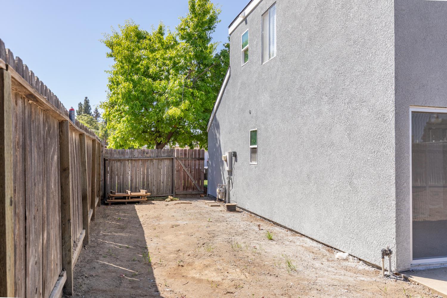 3530 E Stapp, Visalia, CA 93292