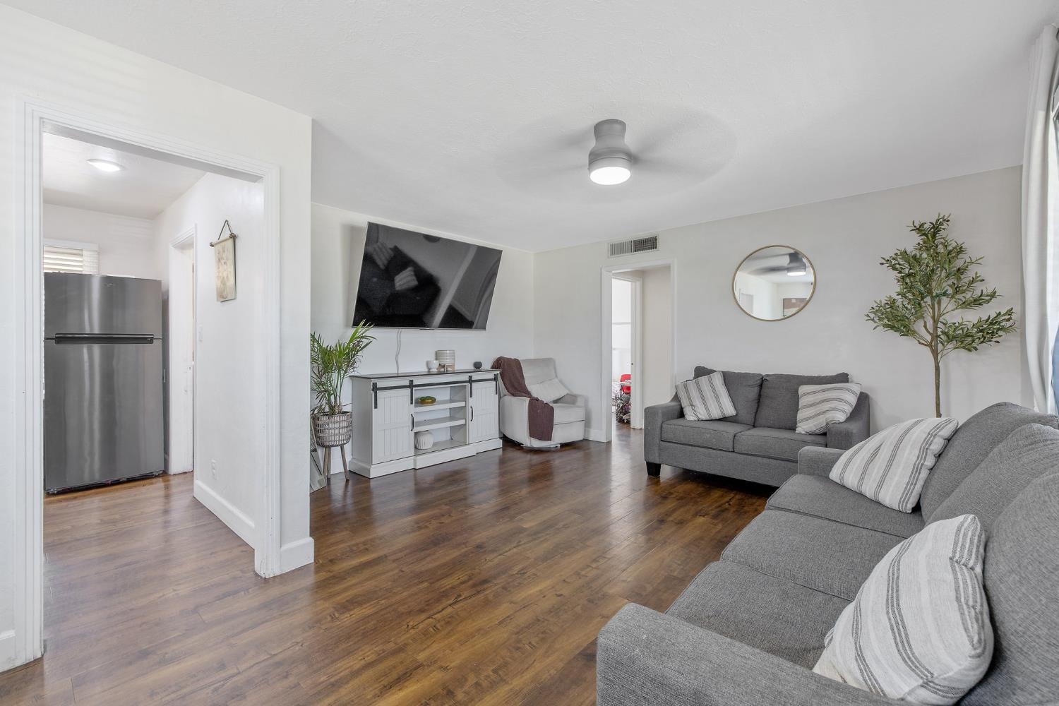 723 N Lourae Ave, Reedley, CA 93654