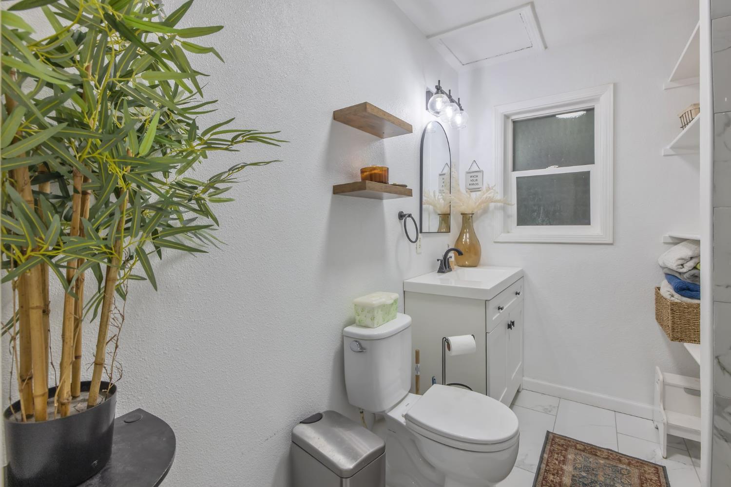 723 N Lourae Ave, Reedley, CA 93654