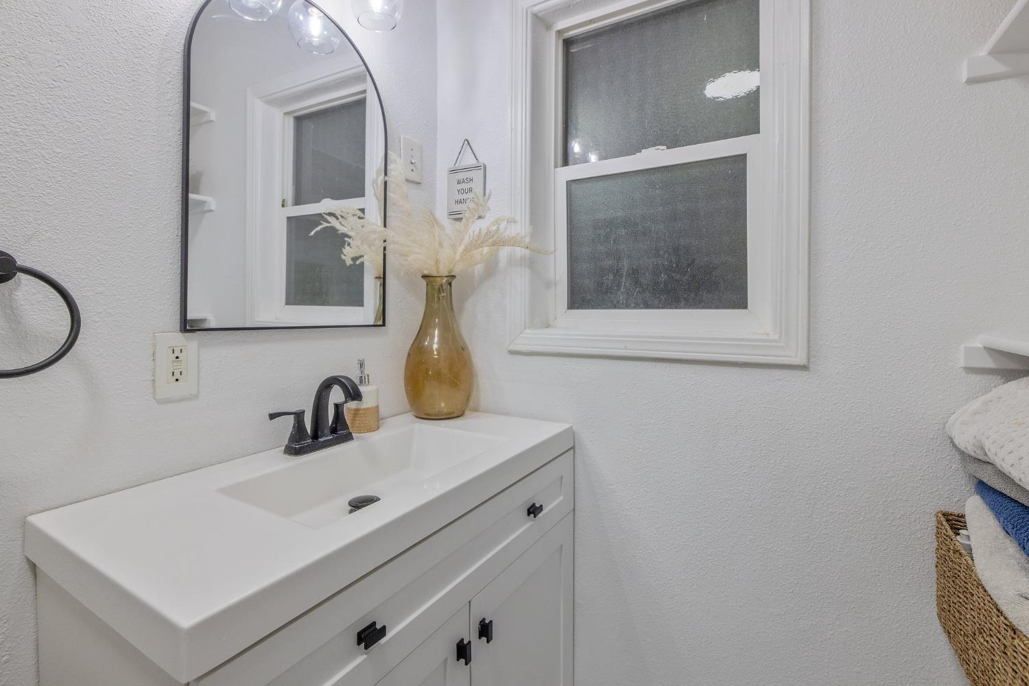 723 N Lourae Ave, Reedley, CA 93654