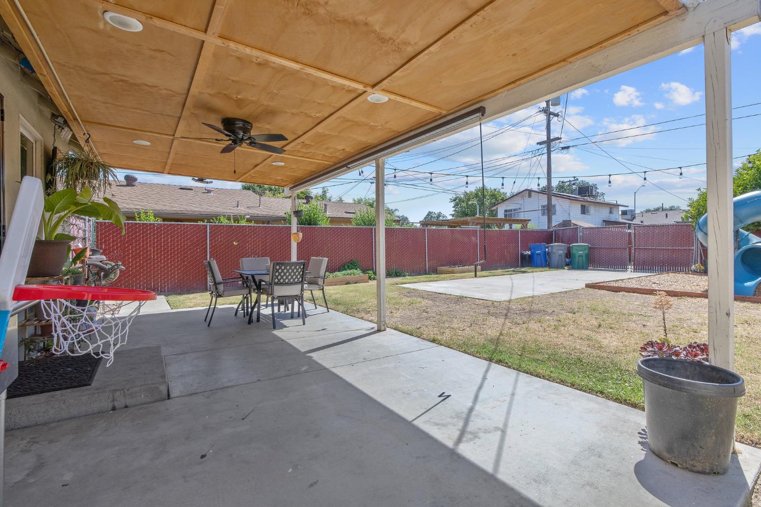 723 N Lourae Ave, Reedley, CA 93654