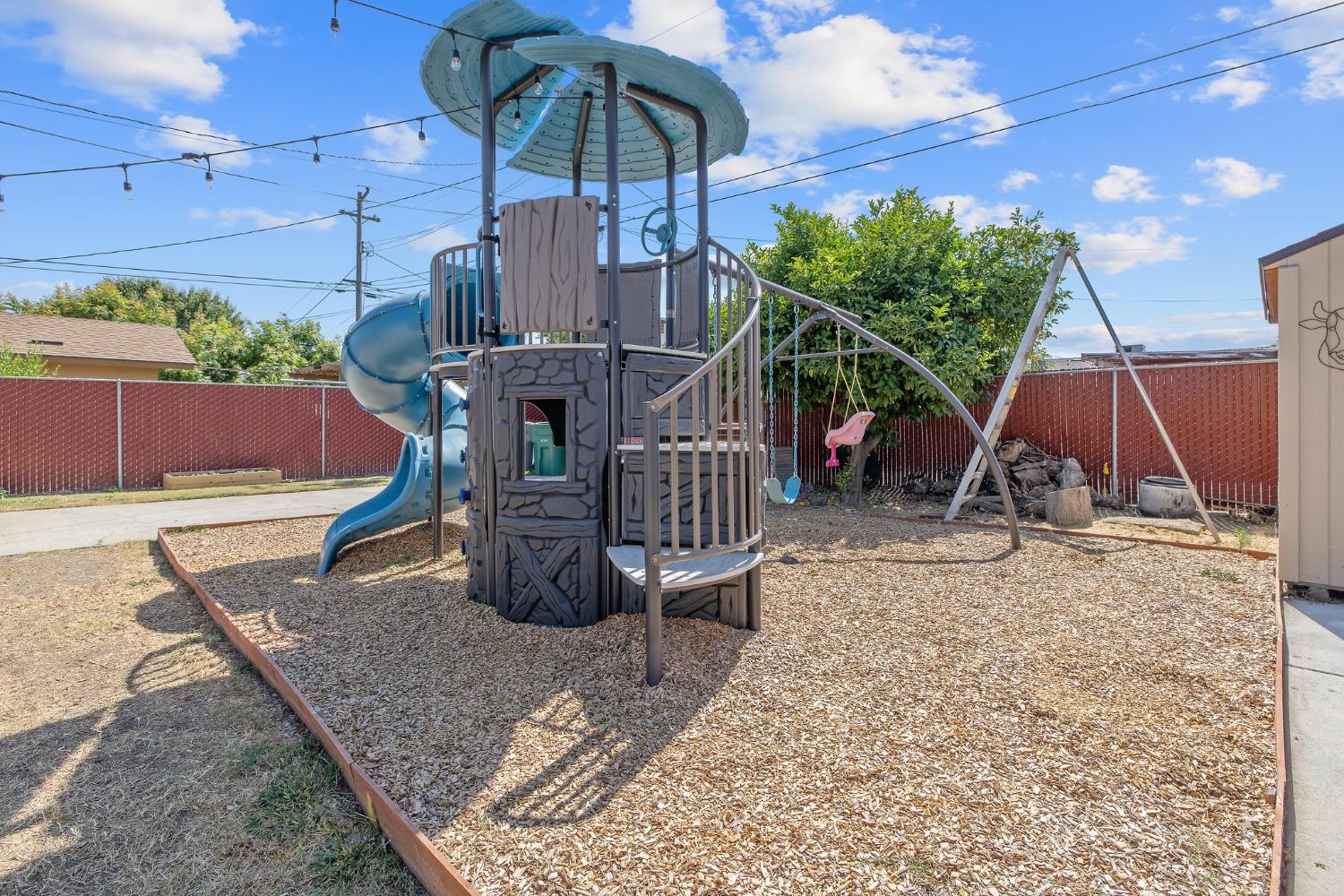 723 N Lourae Ave, Reedley, CA 93654