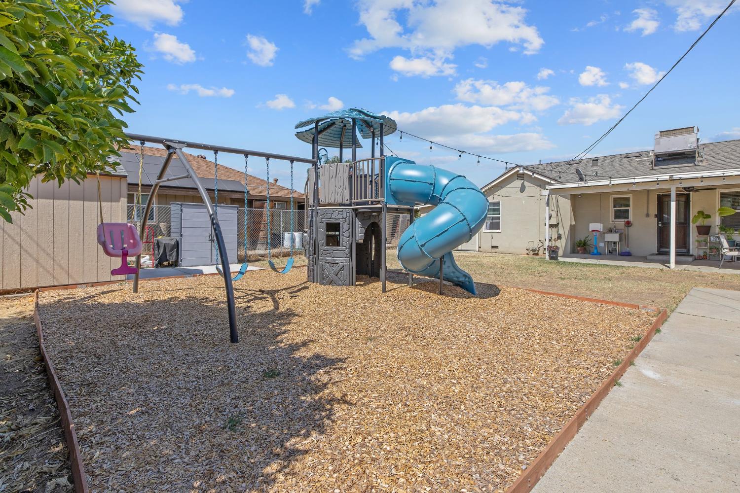 723 N Lourae Ave, Reedley, CA 93654