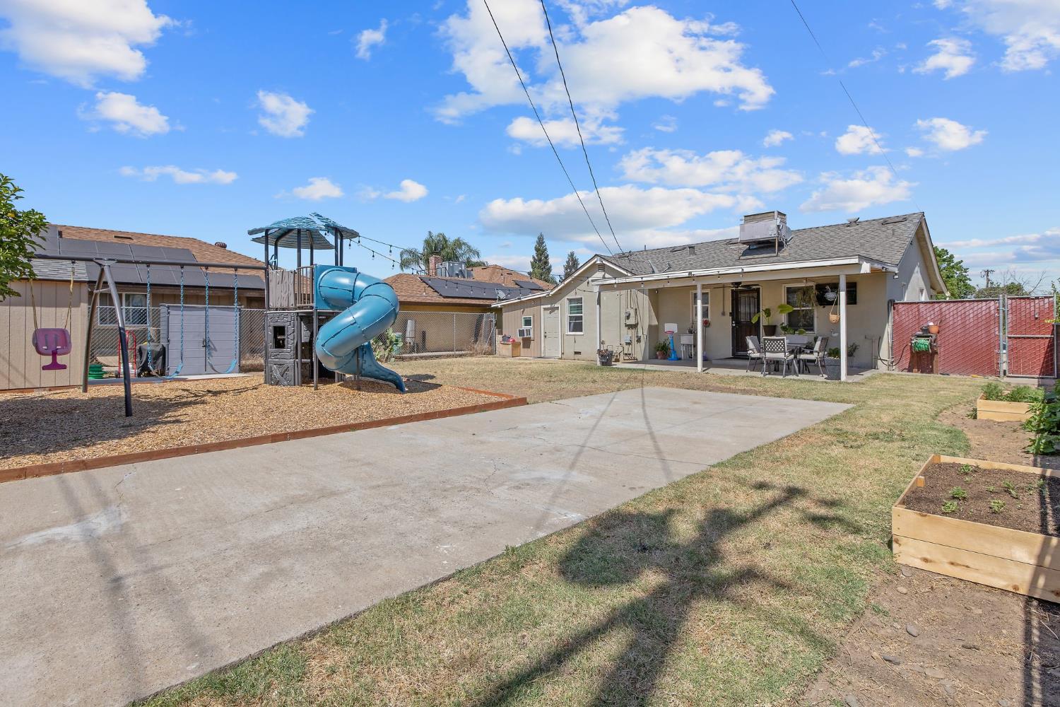 723 N Lourae Ave, Reedley, CA 93654