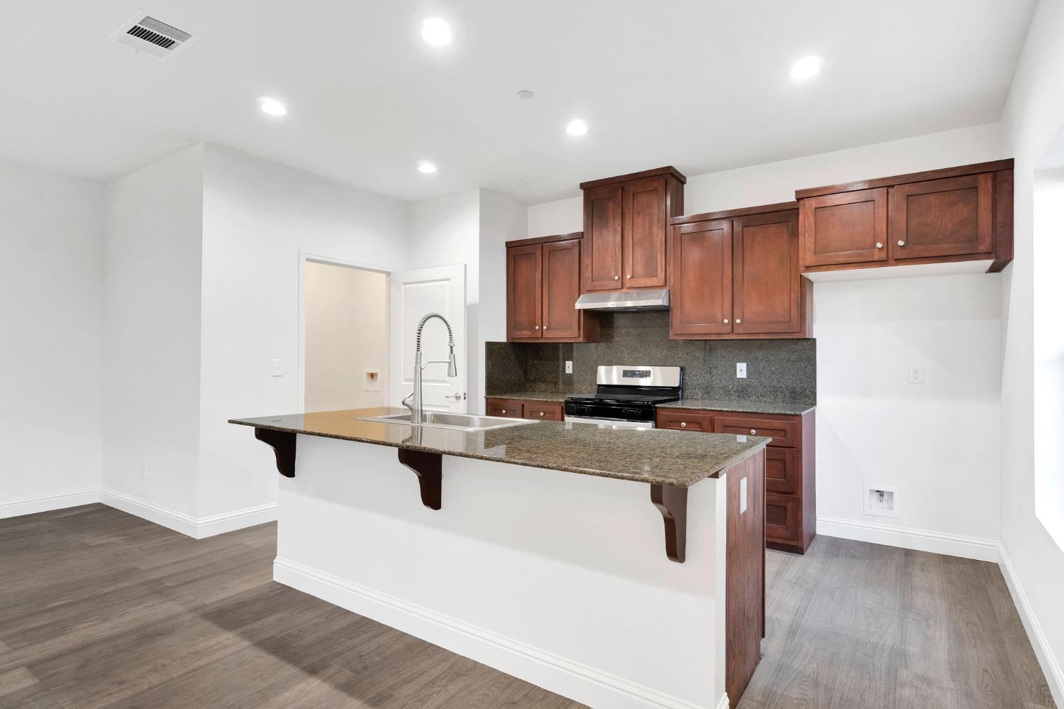 5454 W Fairmont Ave, Fresno, CA 93722