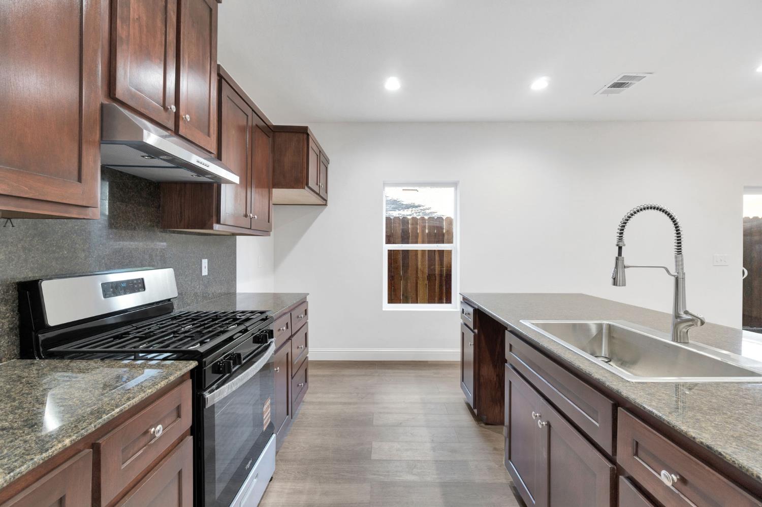 5454 W Fairmont Ave, Fresno, CA 93722