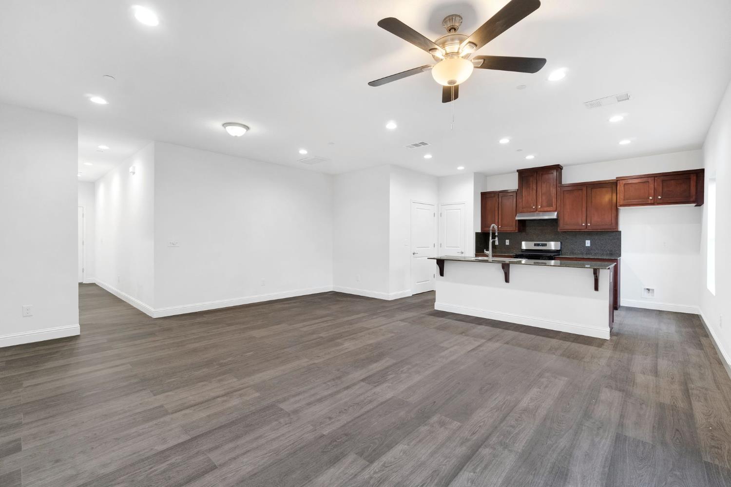 5454 W Fairmont Ave, Fresno, CA 93722