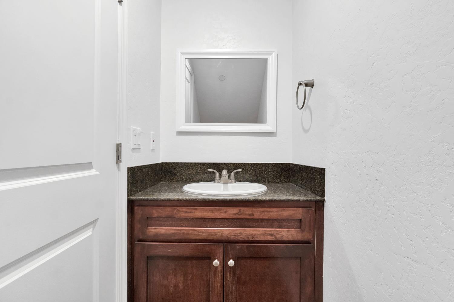 5454 W Fairmont Ave, Fresno, CA 93722