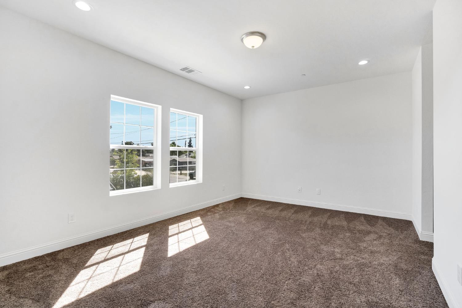 5454 W Fairmont Ave, Fresno, CA 93722