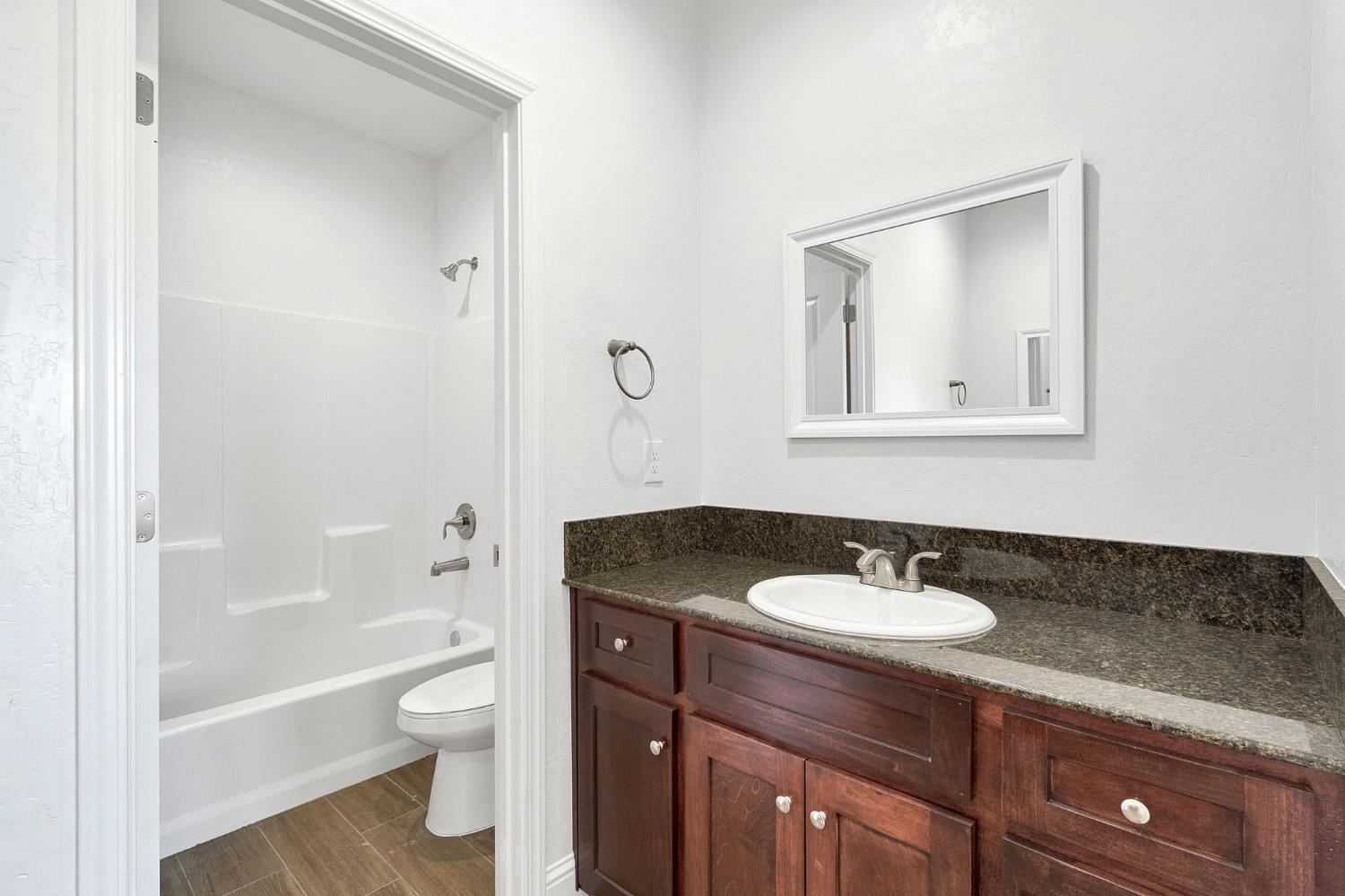 5454 W Fairmont Ave, Fresno, CA 93722