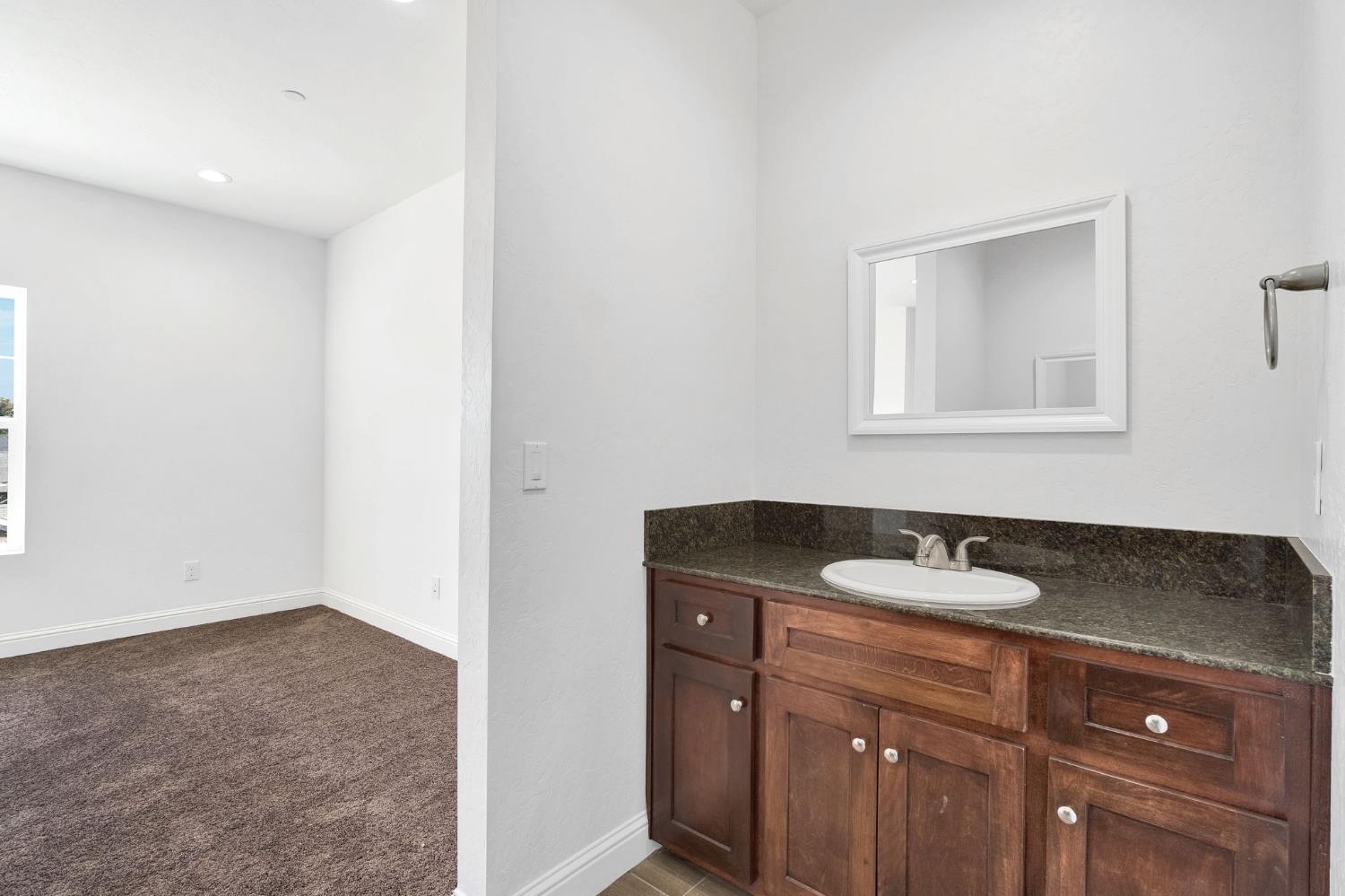 5454 W Fairmont Ave, Fresno, CA 93722