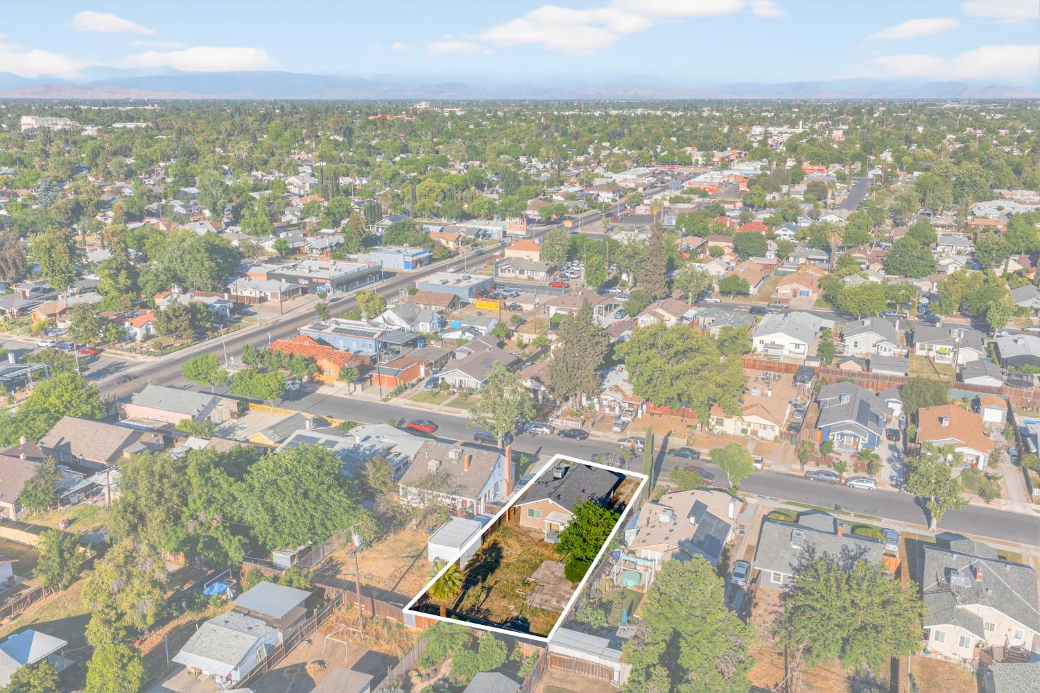 1103 N Adoline Ave, Fresno, CA 93728