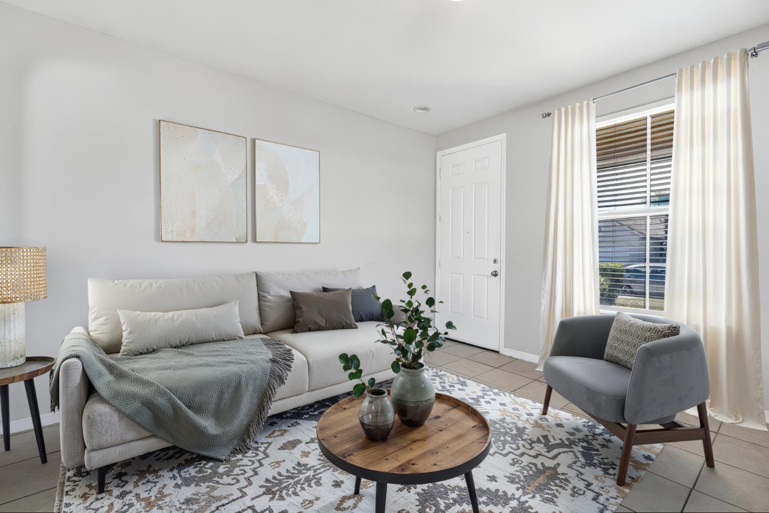 5257 E Byrd Ave, Fresno, CA 93725