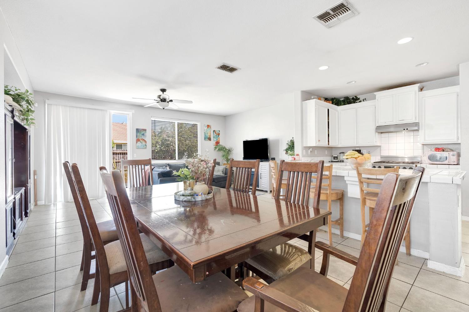 5257 E Byrd Ave, Fresno, CA 93725