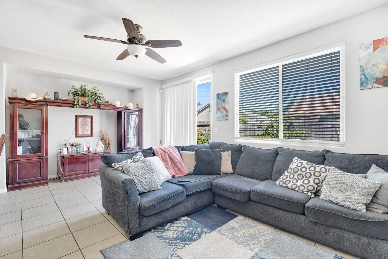 5257 E Byrd Ave, Fresno, CA 93725