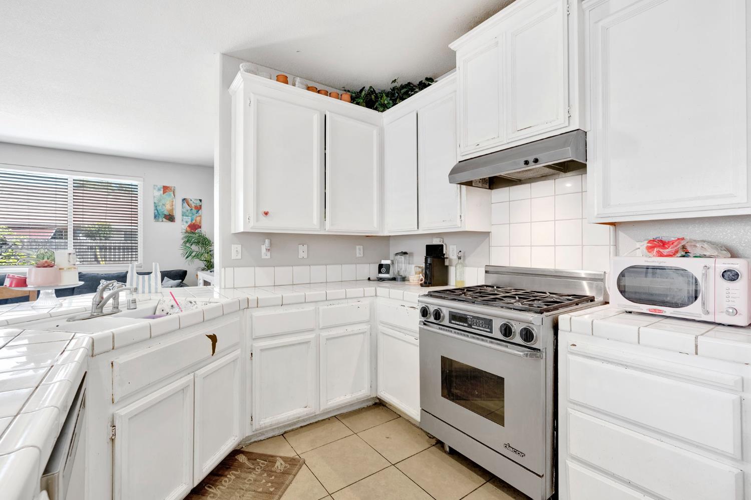 5257 E Byrd Ave, Fresno, CA 93725