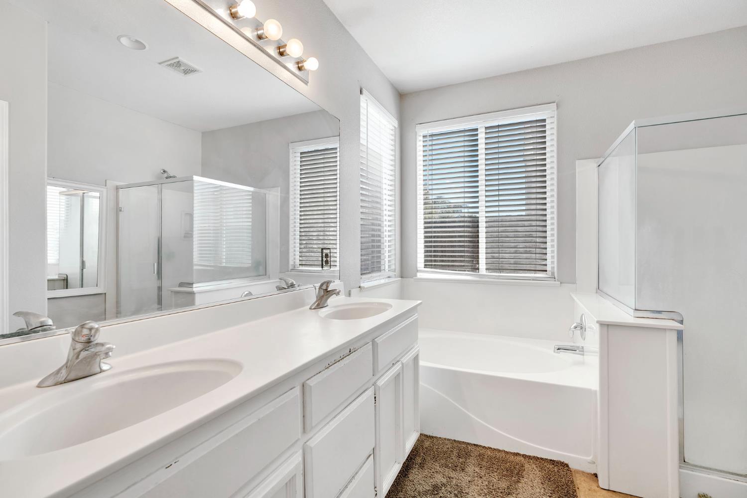 5257 E Byrd Ave, Fresno, CA 93725