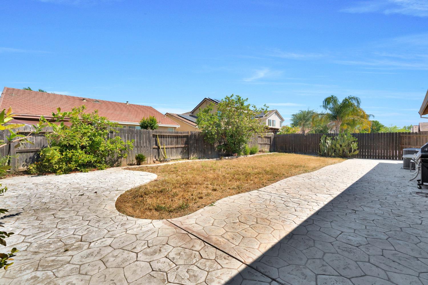 5257 E Byrd Ave, Fresno, CA 93725