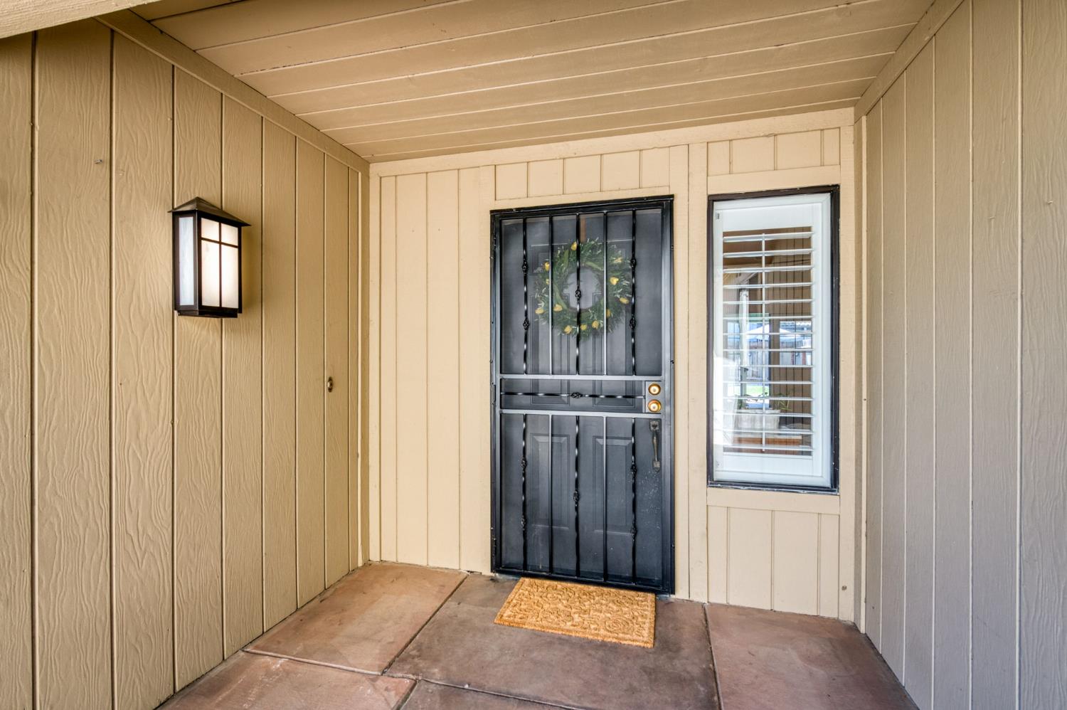 1621 Tollhouse Ln, Clovis, CA 93611