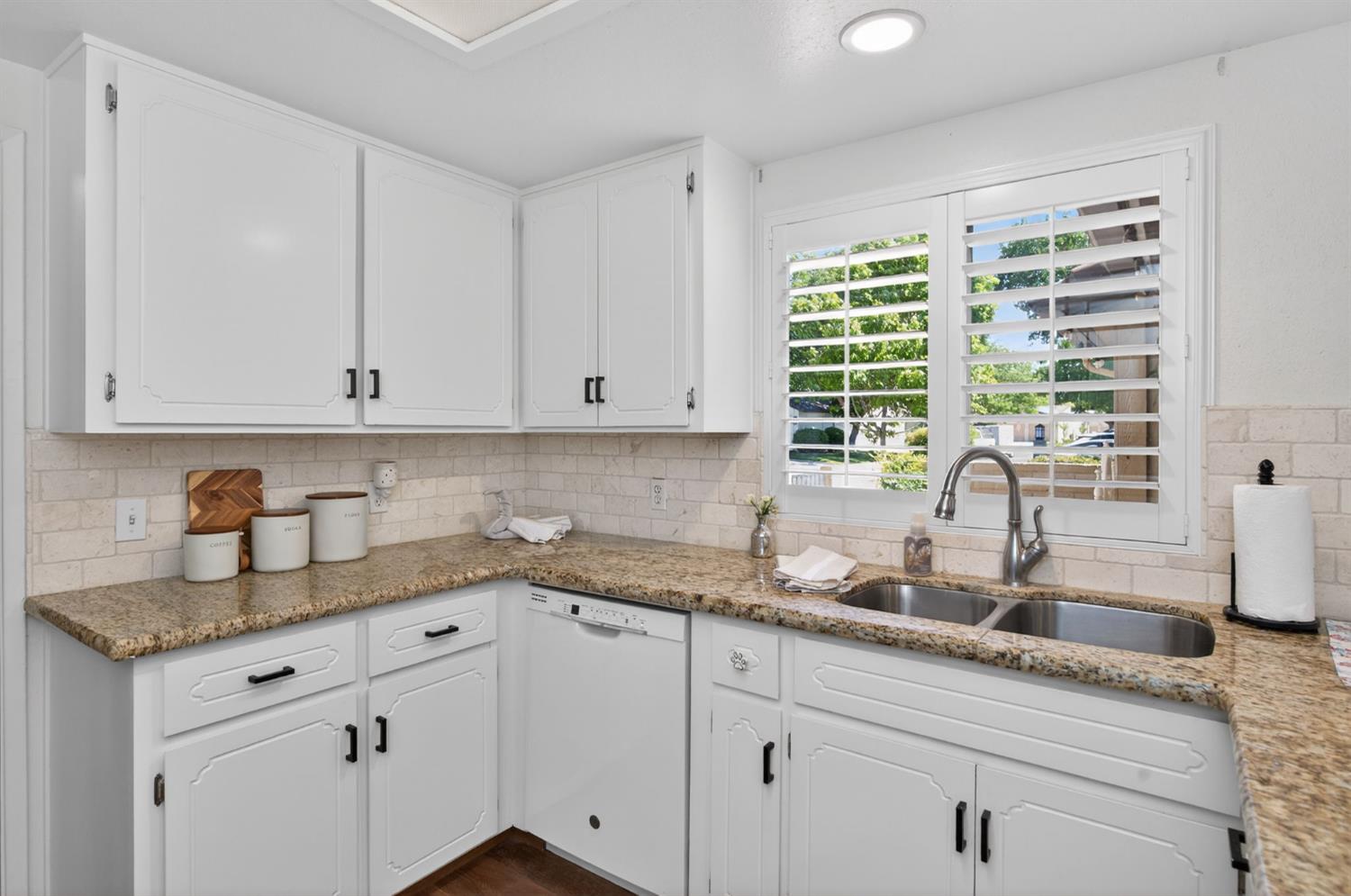 1621 Tollhouse Ln, Clovis, CA 93611