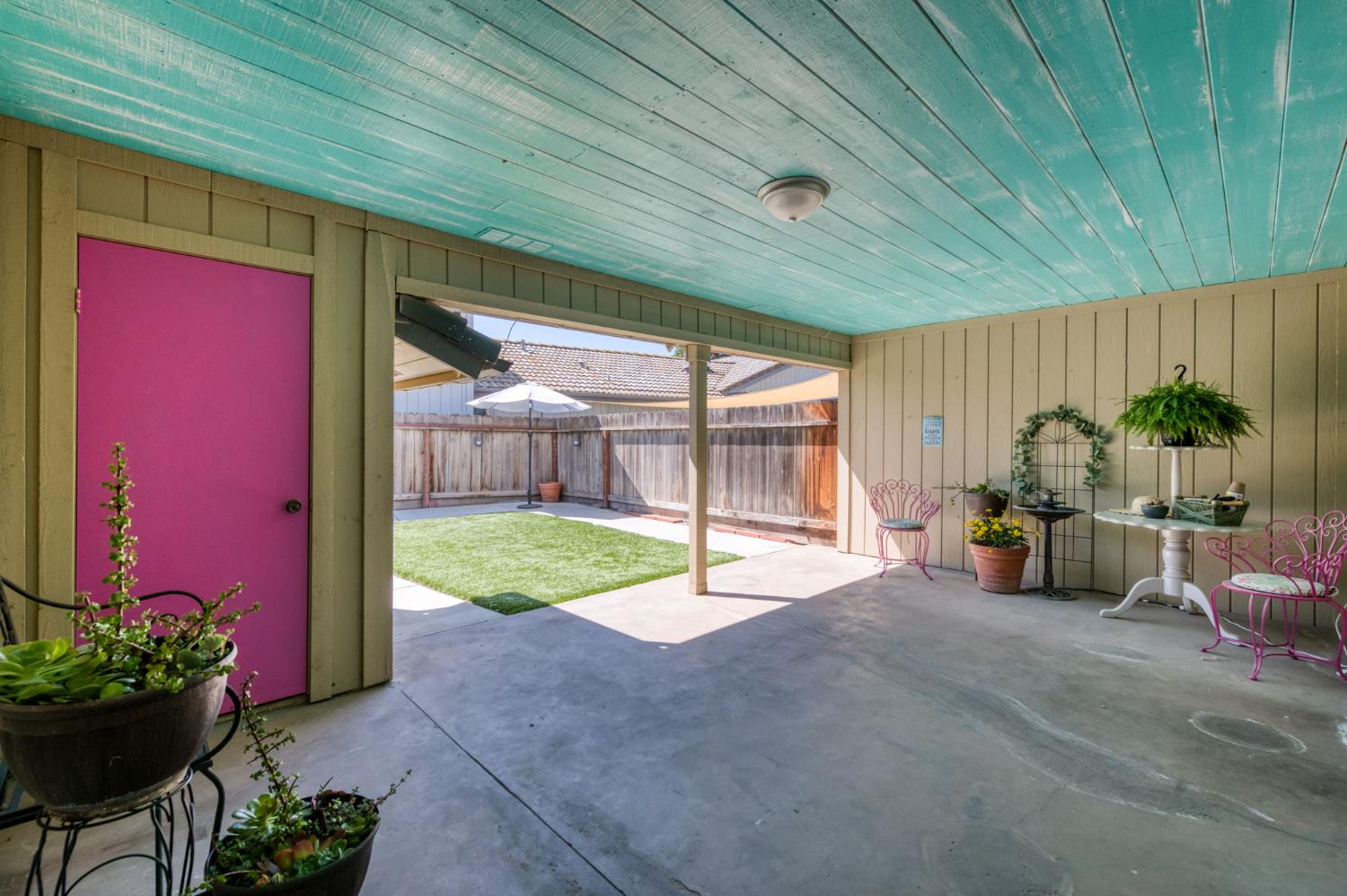 1621 Tollhouse Ln, Clovis, CA 93611