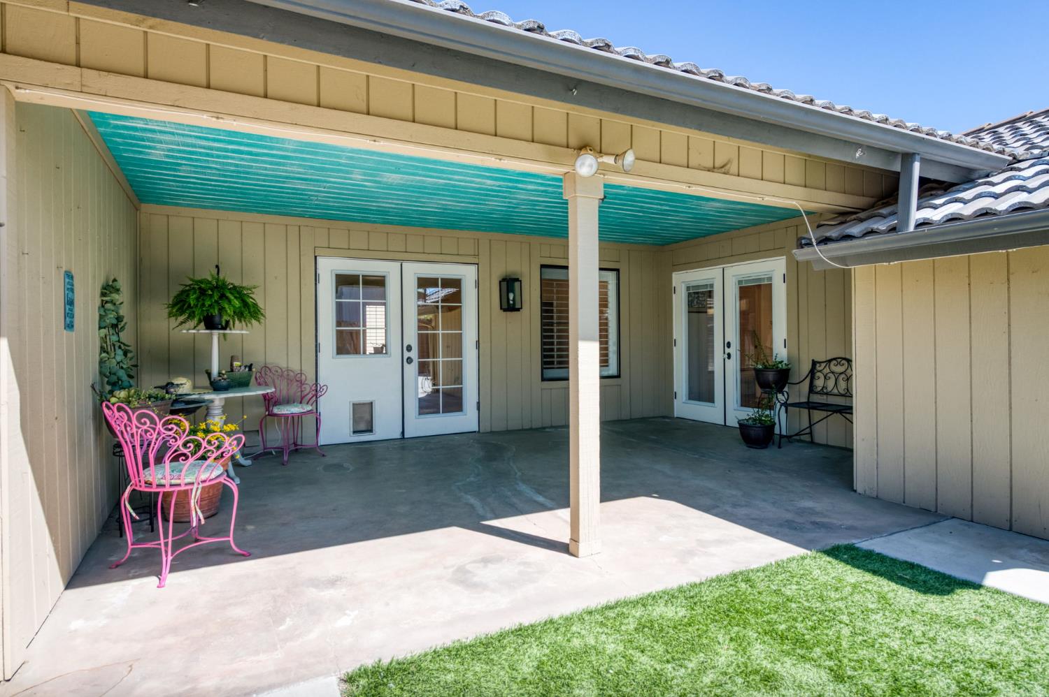 1621 Tollhouse Ln, Clovis, CA 93611