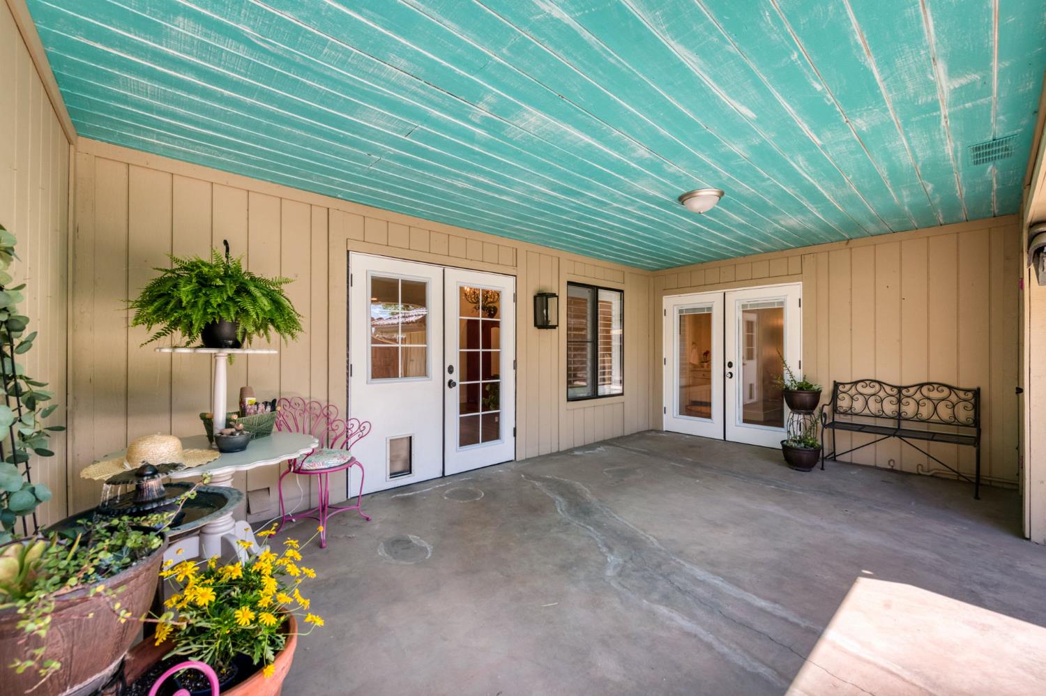 1621 Tollhouse Ln, Clovis, CA 93611