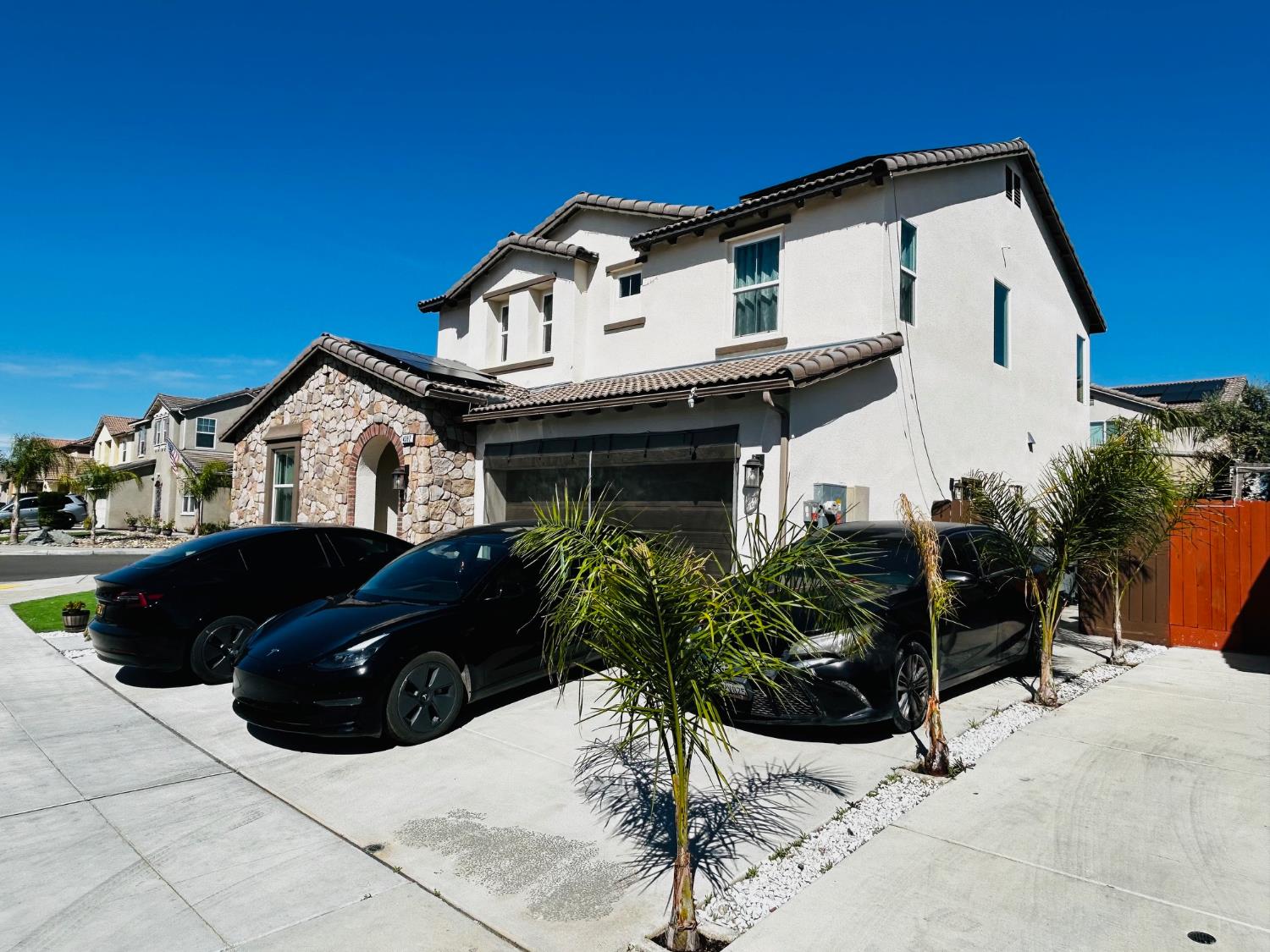 4382 N Casey Ave, Fresno, CA 93723