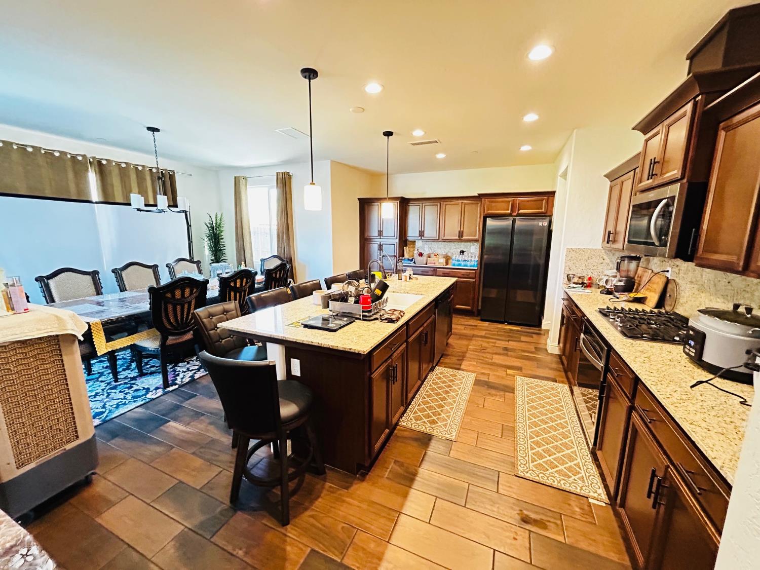 4382 N Casey Ave, Fresno, CA 93723