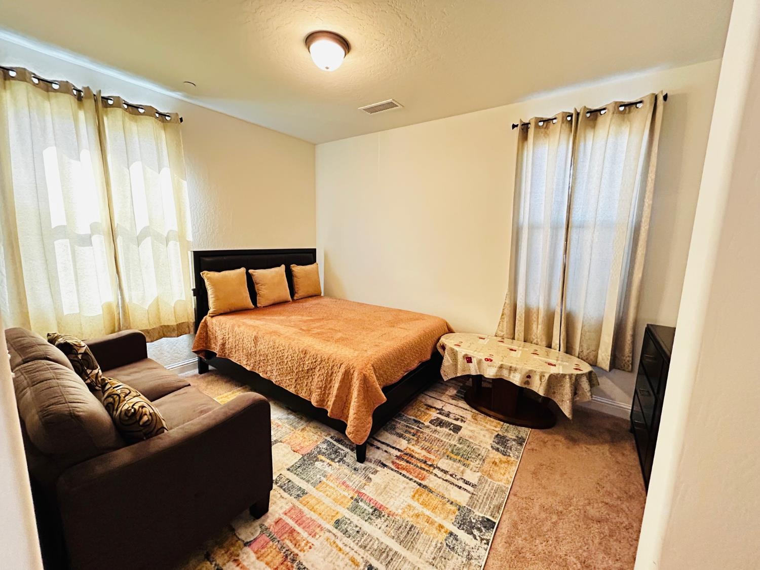 4382 N Casey Ave, Fresno, CA 93723