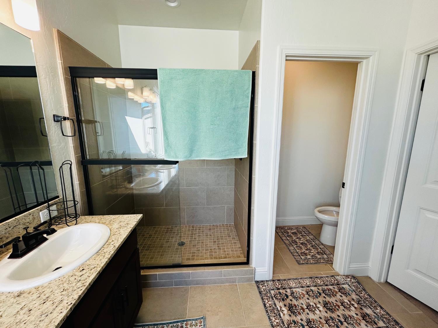 4382 N Casey Ave, Fresno, CA 93723