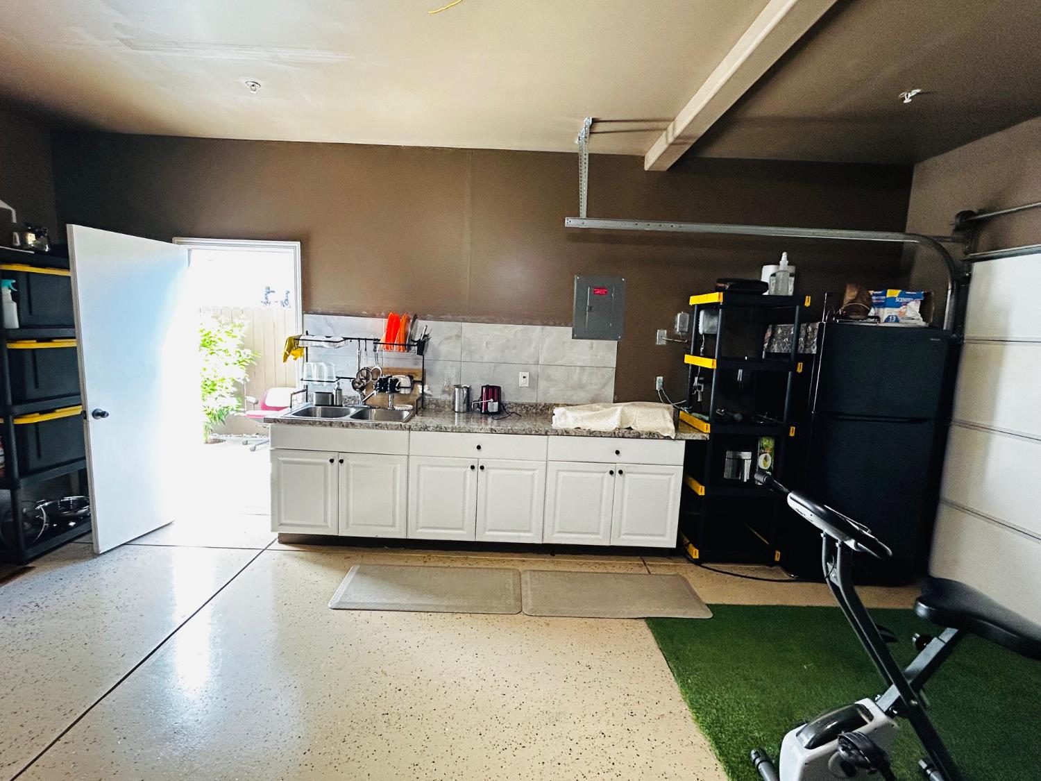 4382 N Casey Ave, Fresno, CA 93723