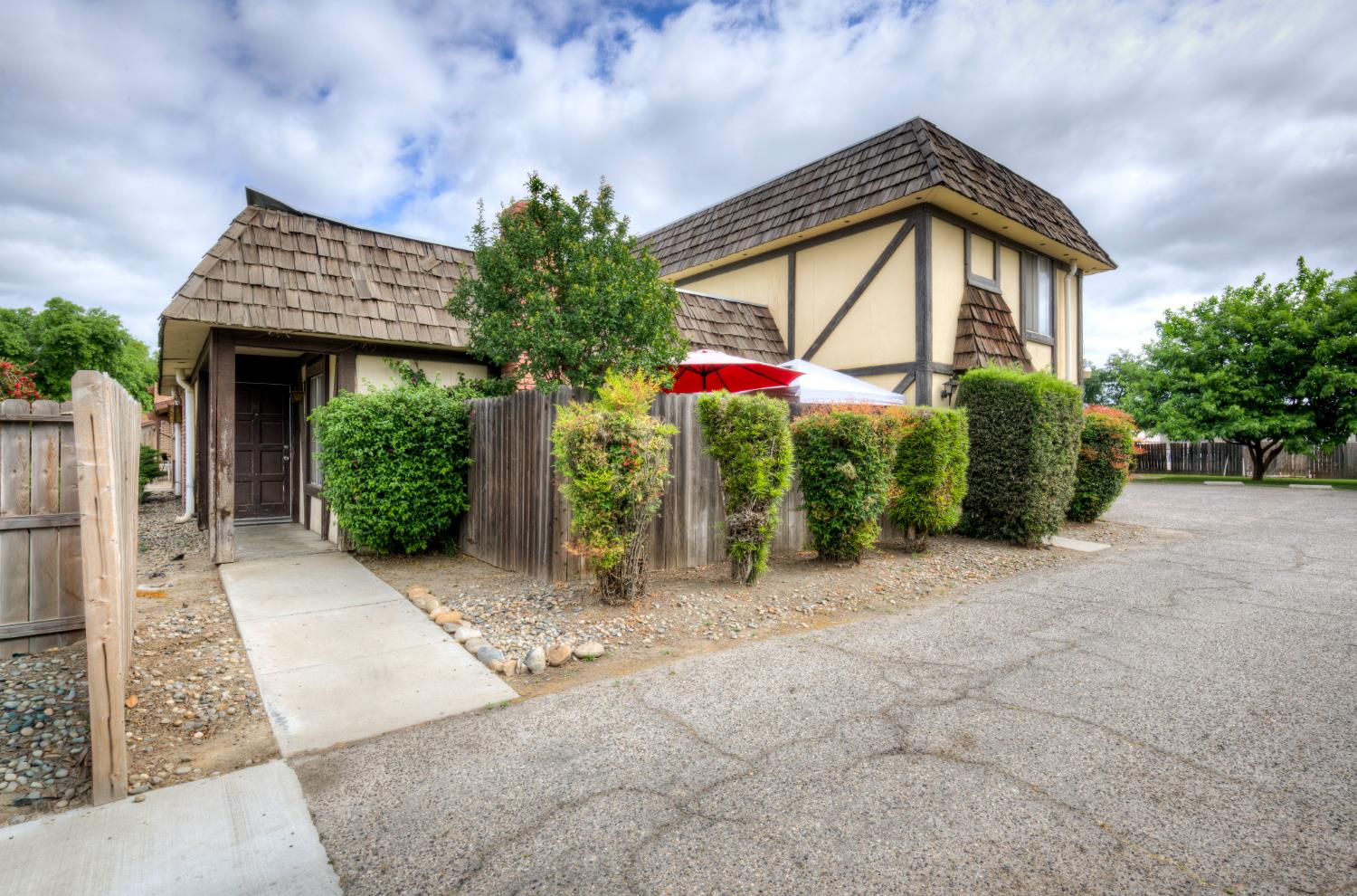 2432 S Sallee, Visalia, CA 93277