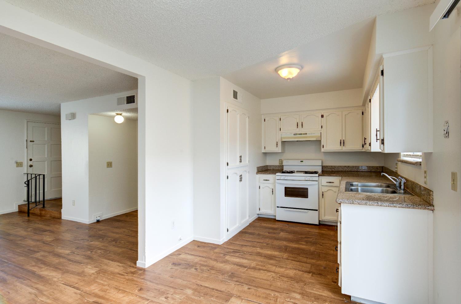 2432 S Sallee, Visalia, CA 93277