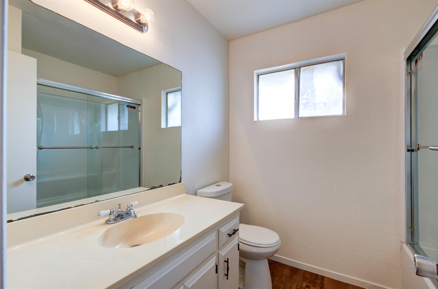 2432 S Sallee, Visalia, CA 93277