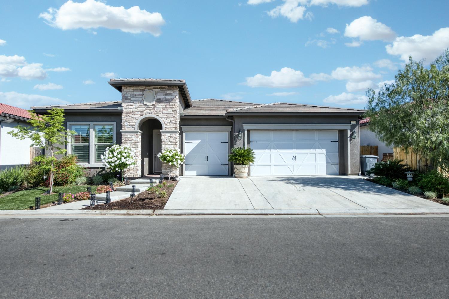 2723 Vermont Ave, Clovis, CA 93619