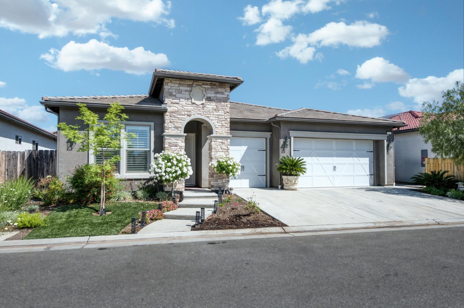 2723 Vermont Ave, Clovis, CA 93619