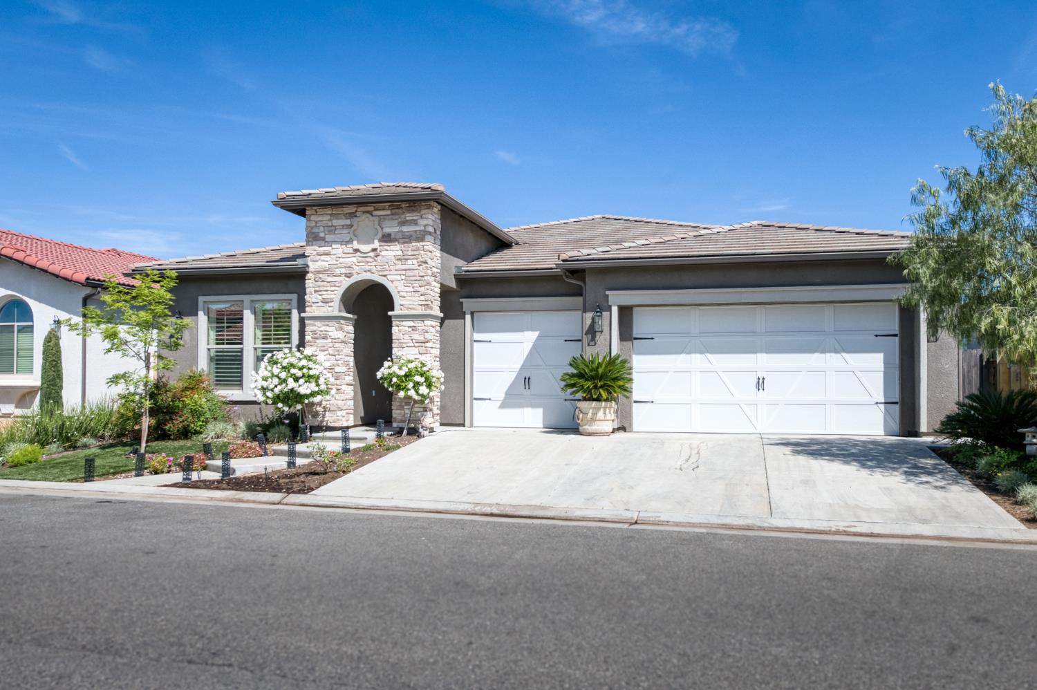 2723 Vermont Ave, Clovis, CA 93619