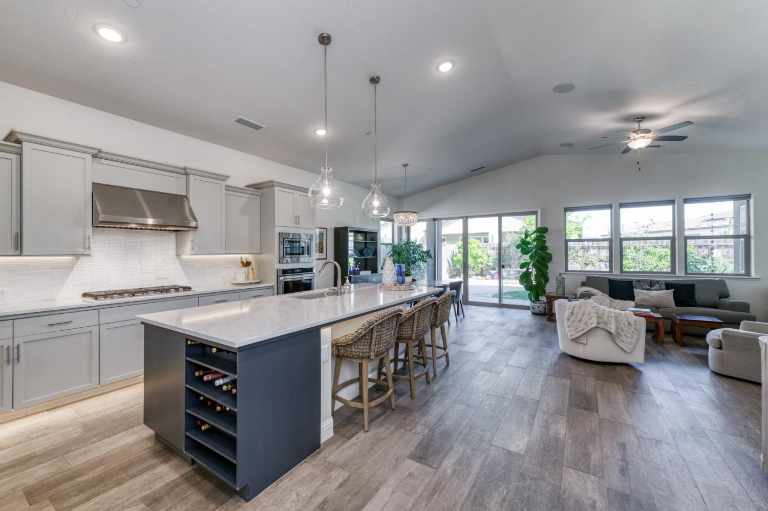 2723 Vermont Ave, Clovis, CA 93619