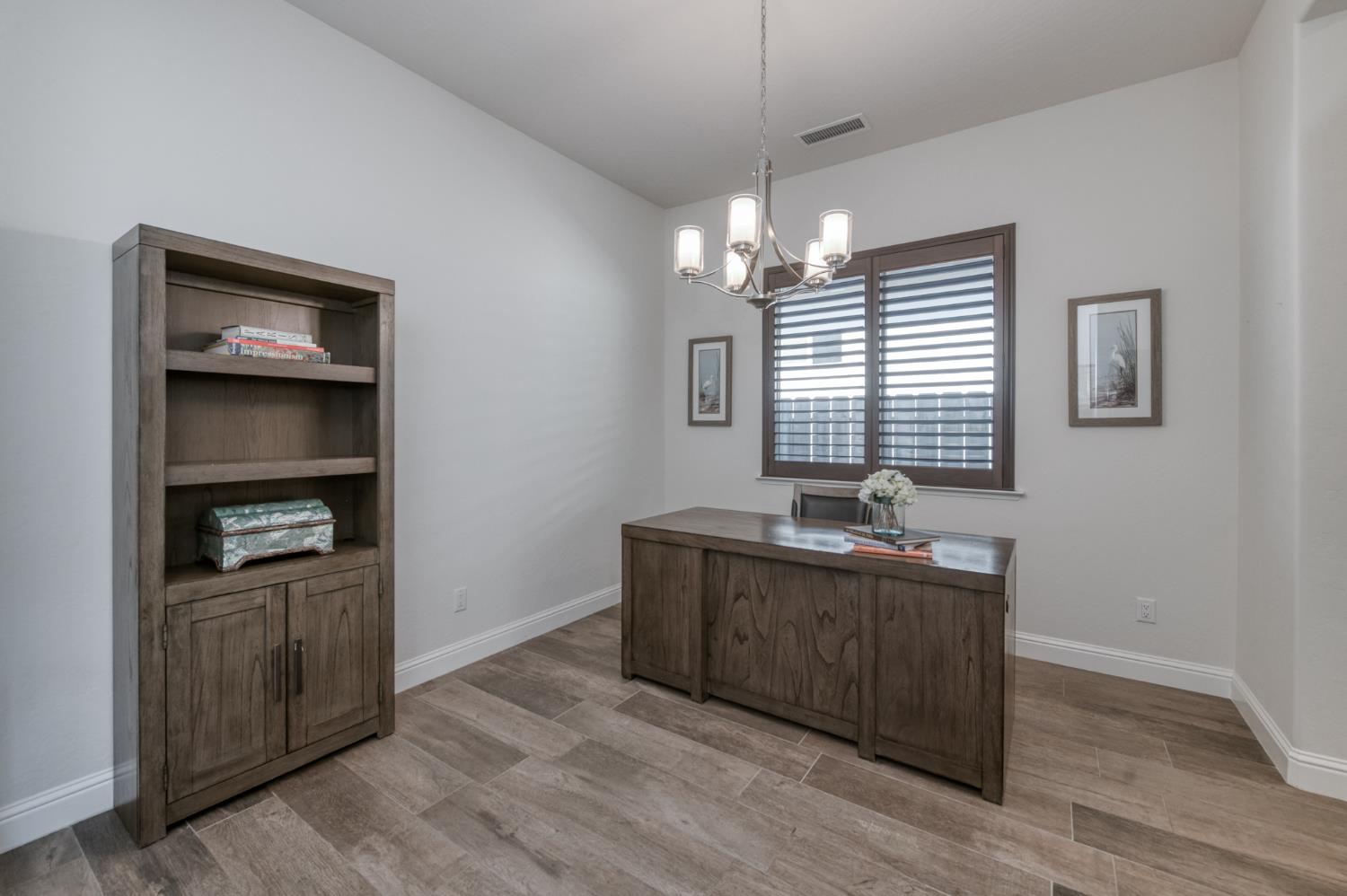 2723 Vermont Ave, Clovis, CA 93619