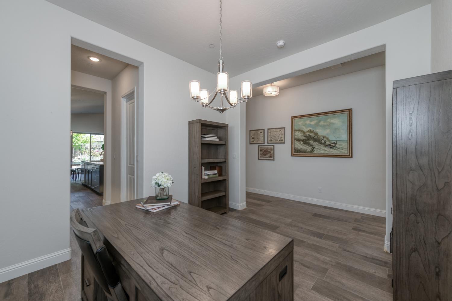 2723 Vermont Ave, Clovis, CA 93619