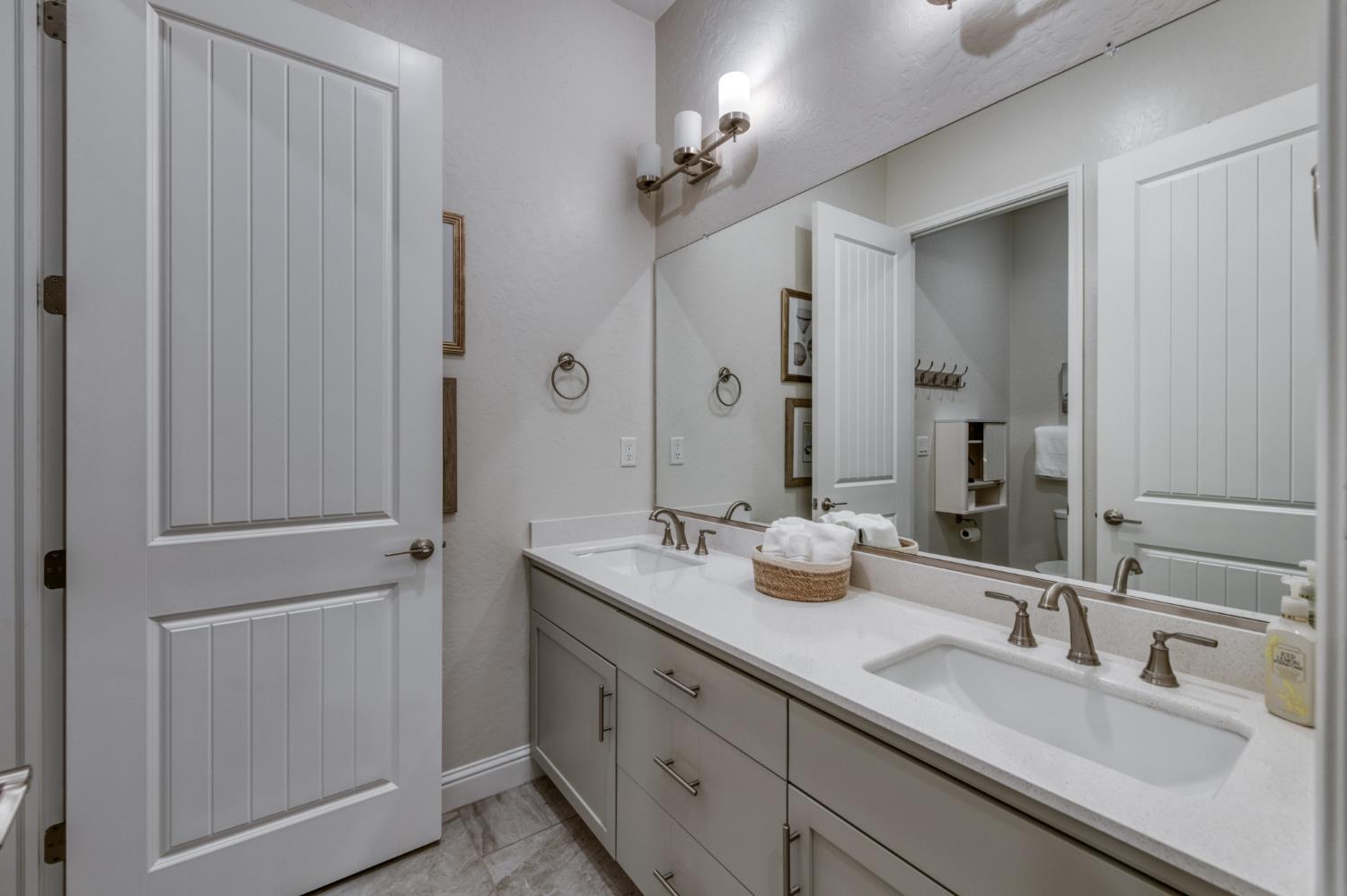 2723 Vermont Ave, Clovis, CA 93619