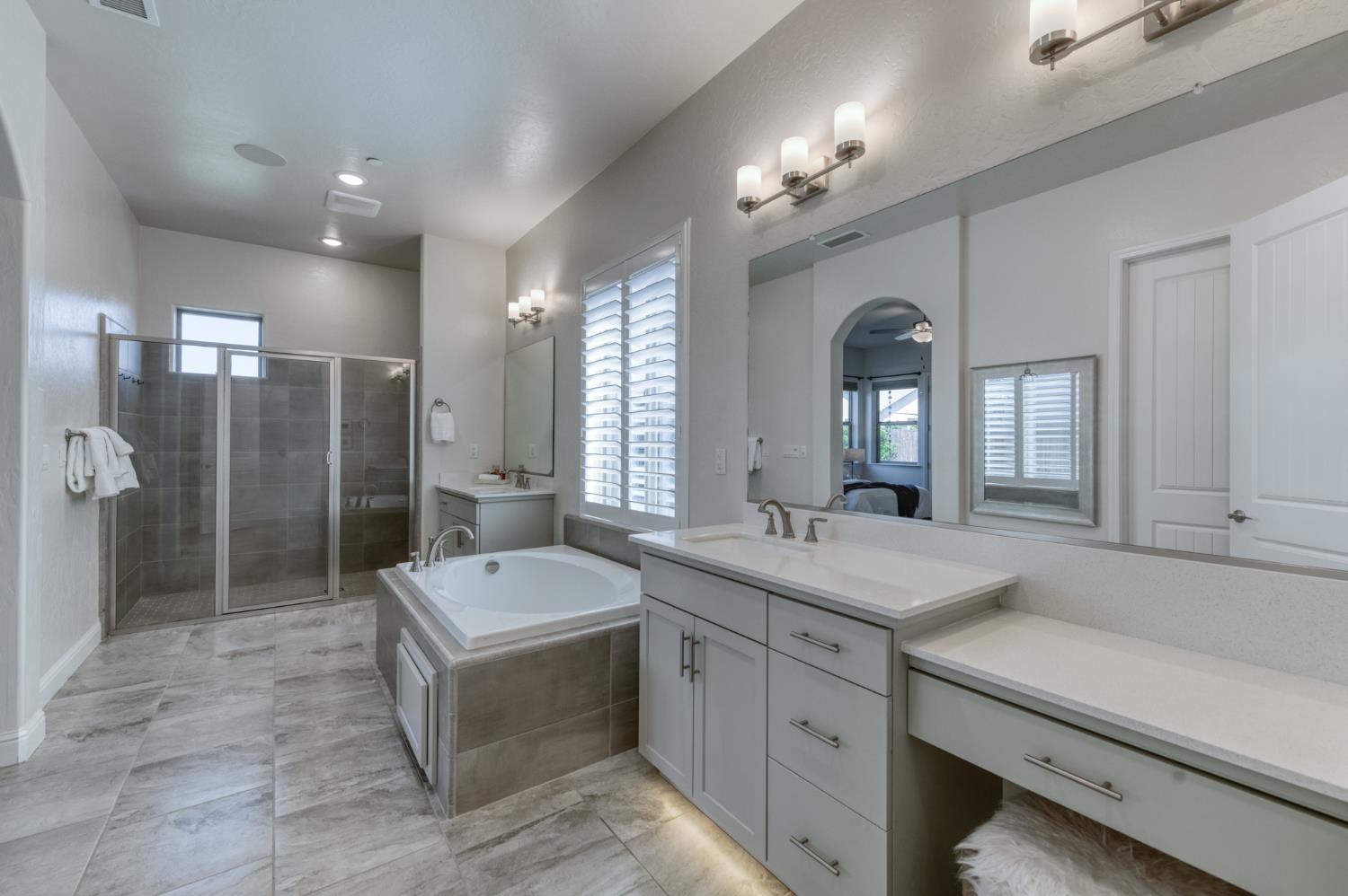 2723 Vermont Ave, Clovis, CA 93619