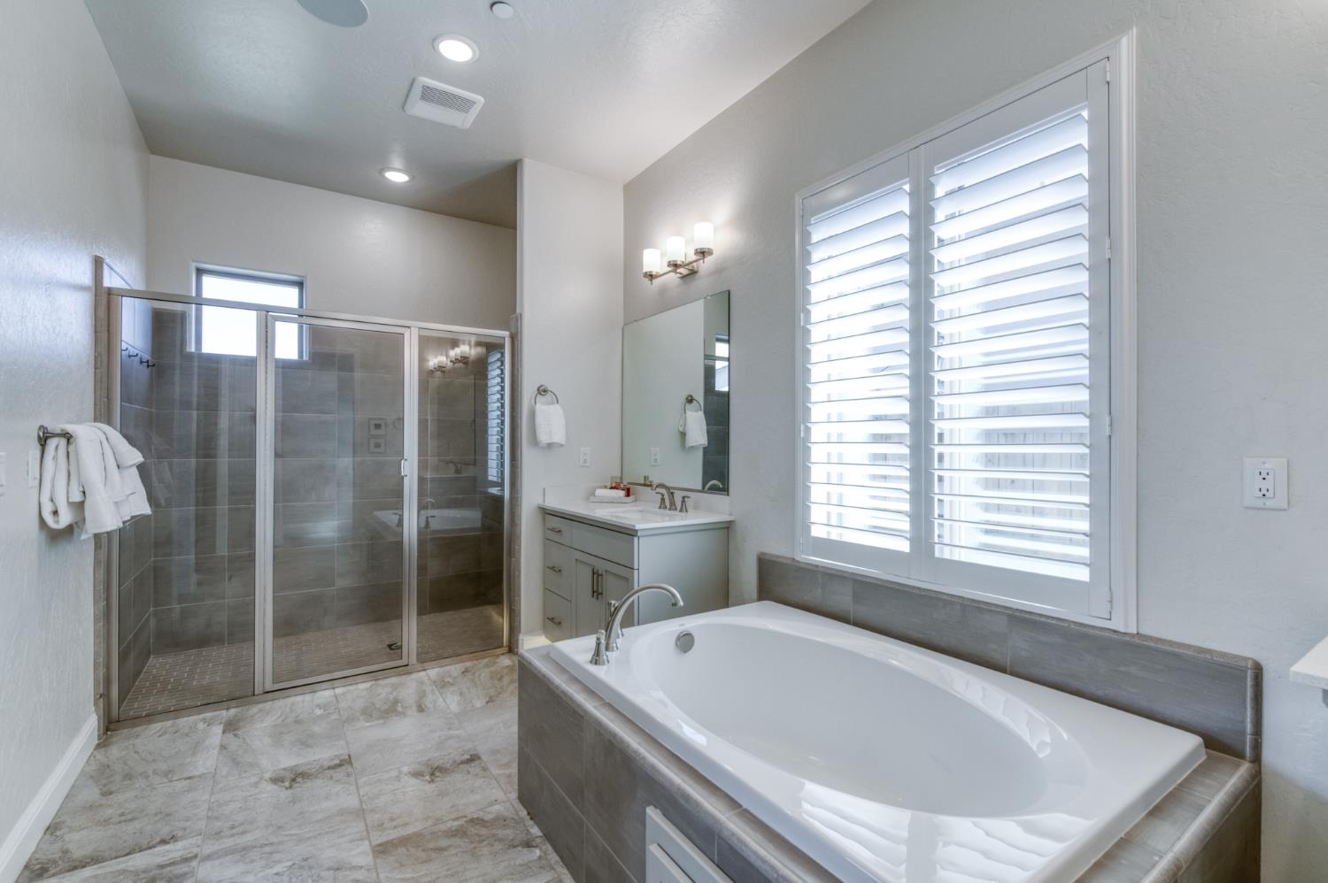 2723 Vermont Ave, Clovis, CA 93619